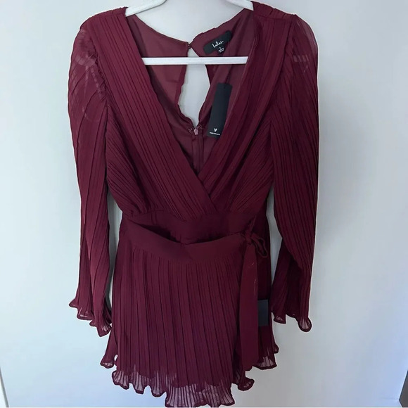NWT Lulu's Embrace Your Beauty Burgundy Pleated Long Sleeve Skort Romper Size L - Picture 2 of 12